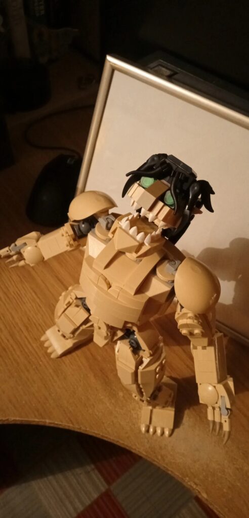 Fã de Attack on Titan construiu o Titã do Eren usando peças de Lego