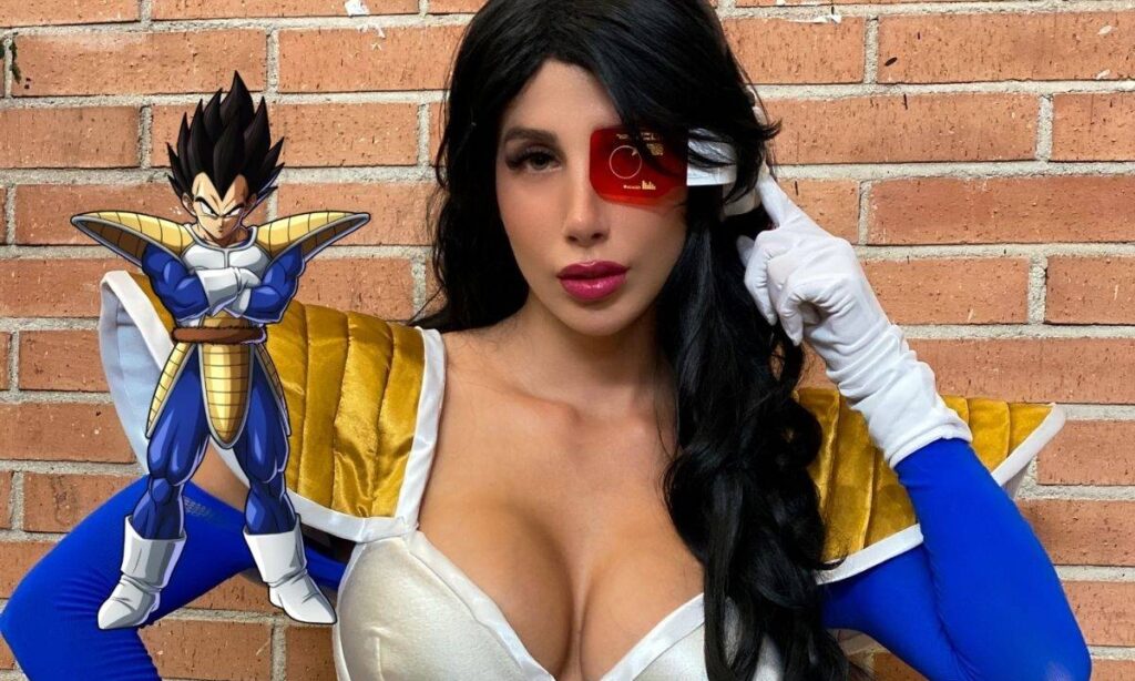 Modelo Se Transforma No Vegeta De Dragon Ball Z Em Incrível Cosplay 